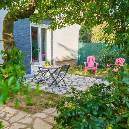 Studio Au Calme Tout Confort Proche Des Plages - Jardin Wifi Parking Frejus Luaran gambar