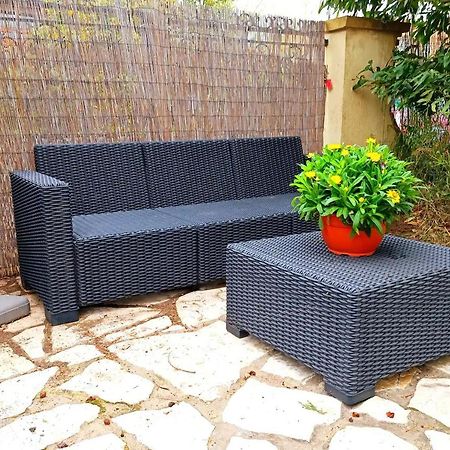 Studio Au Calme Tout Confort Proche Des Plages - Jardin Wifi Parking Frejus Luaran gambar