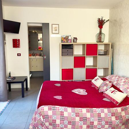 Studio Au Calme Tout Confort Proche Des Plages - Jardin Wifi Parking Frejus Luaran gambar