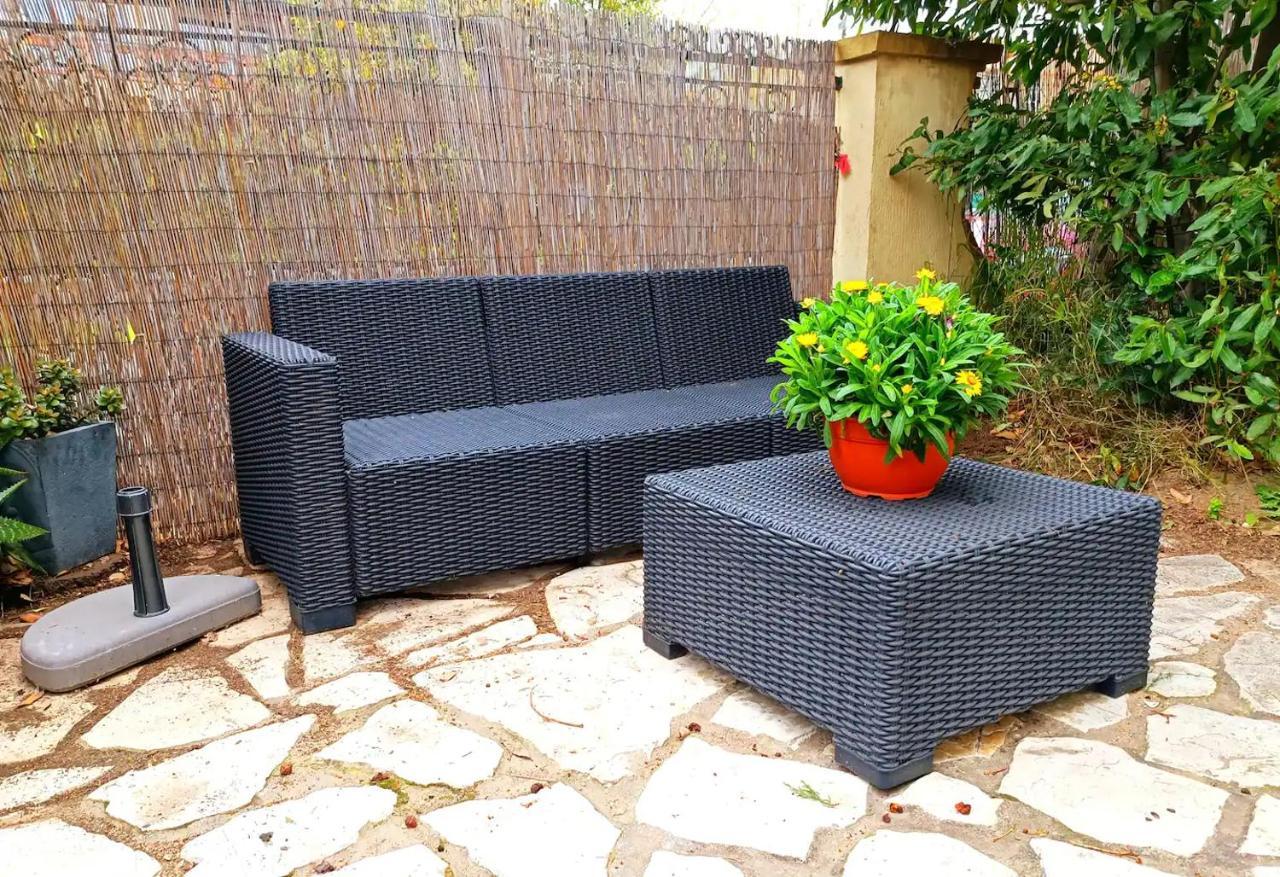 Studio Au Calme Tout Confort Proche Des Plages - Jardin Wifi Parking Frejus Luaran gambar